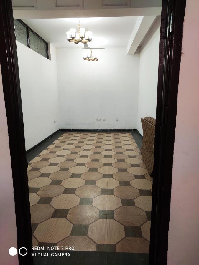 Yog Bhawan Aparthotel Грейтър Нойда Екстериор снимка