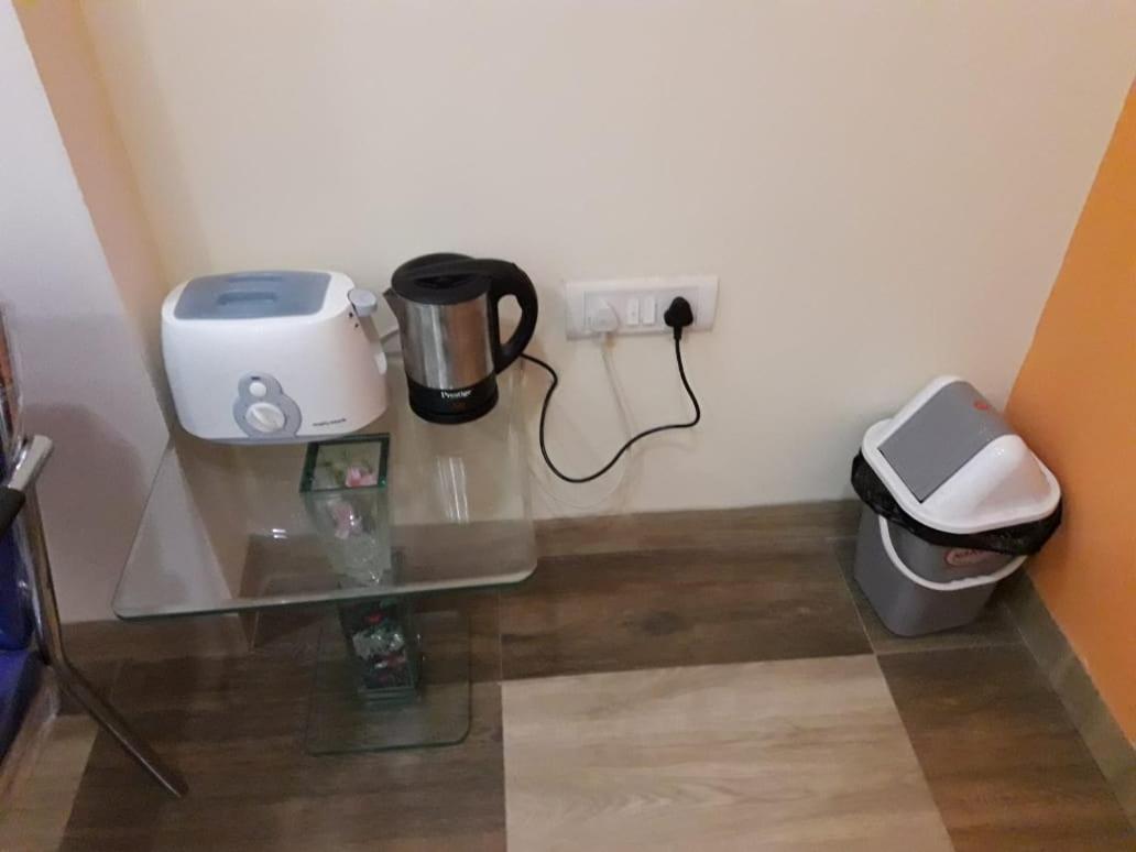 Yog Bhawan Aparthotel Грейтър Нойда Екстериор снимка