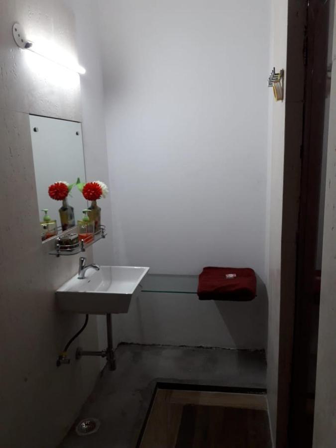 Yog Bhawan Aparthotel Грейтър Нойда Екстериор снимка