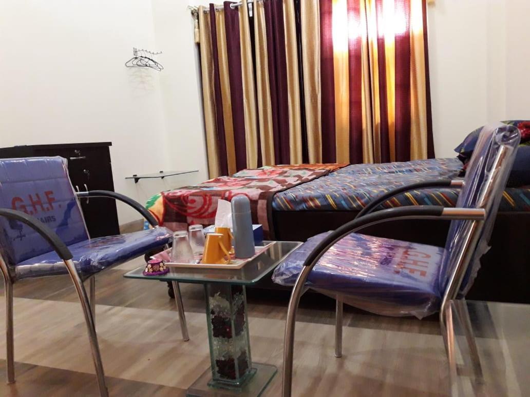 Yog Bhawan Aparthotel Грейтър Нойда Екстериор снимка