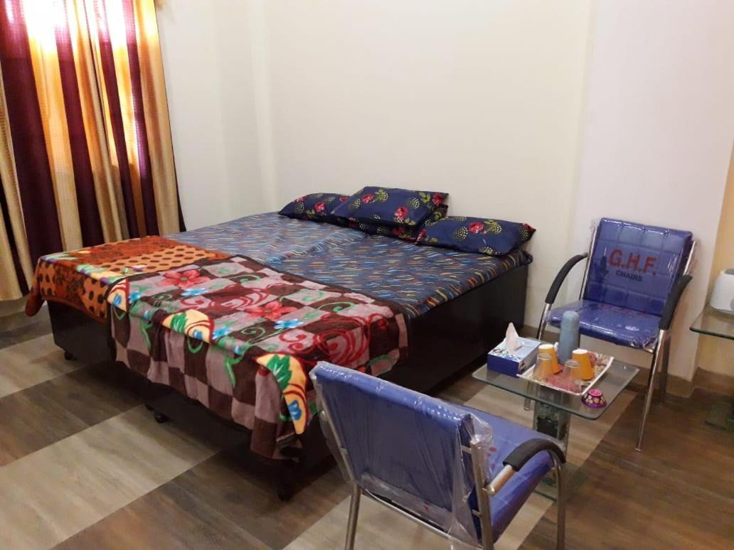 Yog Bhawan Aparthotel Грейтър Нойда Екстериор снимка